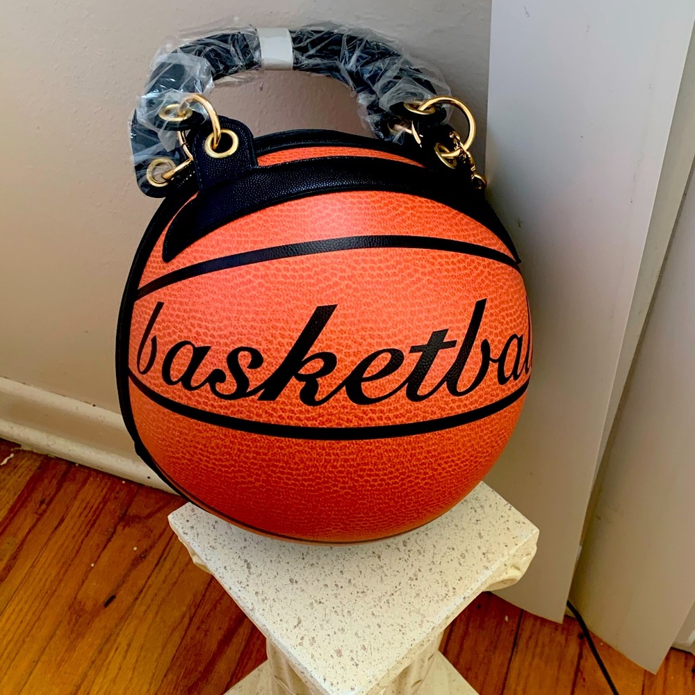 🔥🔥A 🏀basketball 👛 purse🔥🔥